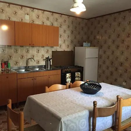 Holiday home Casa Vacanze Nonna Teta *